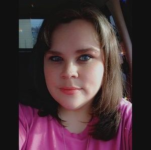 Meet your Posher, Liz